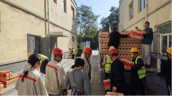 吉元集团开展“幸福吉元、情暖中秋”职工福利发放活动