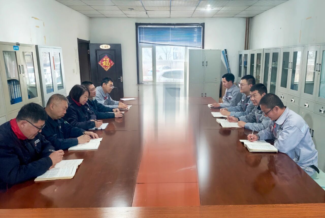 能源中心“创新圈”:攻坚80MW空冷岛自动清洗,高温沙尘影响难题终破解